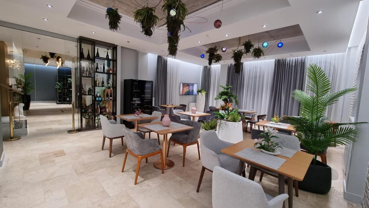 Arn Boutique Hotel Focsani Exterior photo