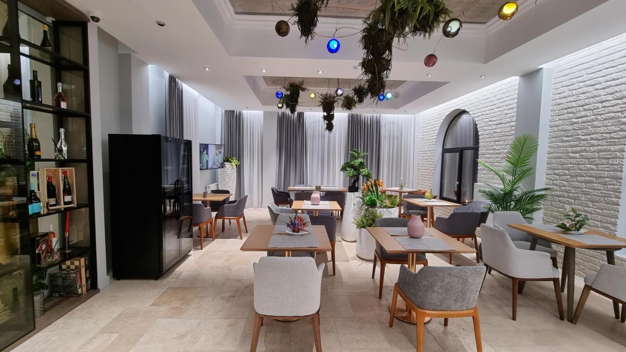 Arn Boutique Hotel Focsani Exterior photo