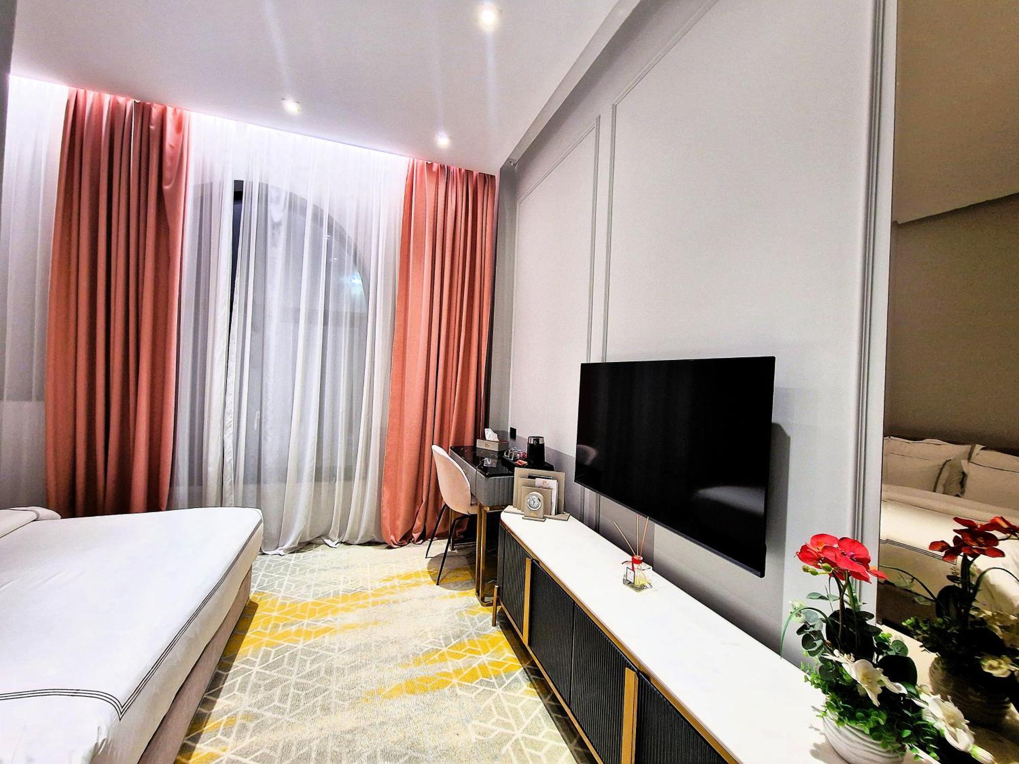 Arn Boutique Hotel Focsani Exterior photo