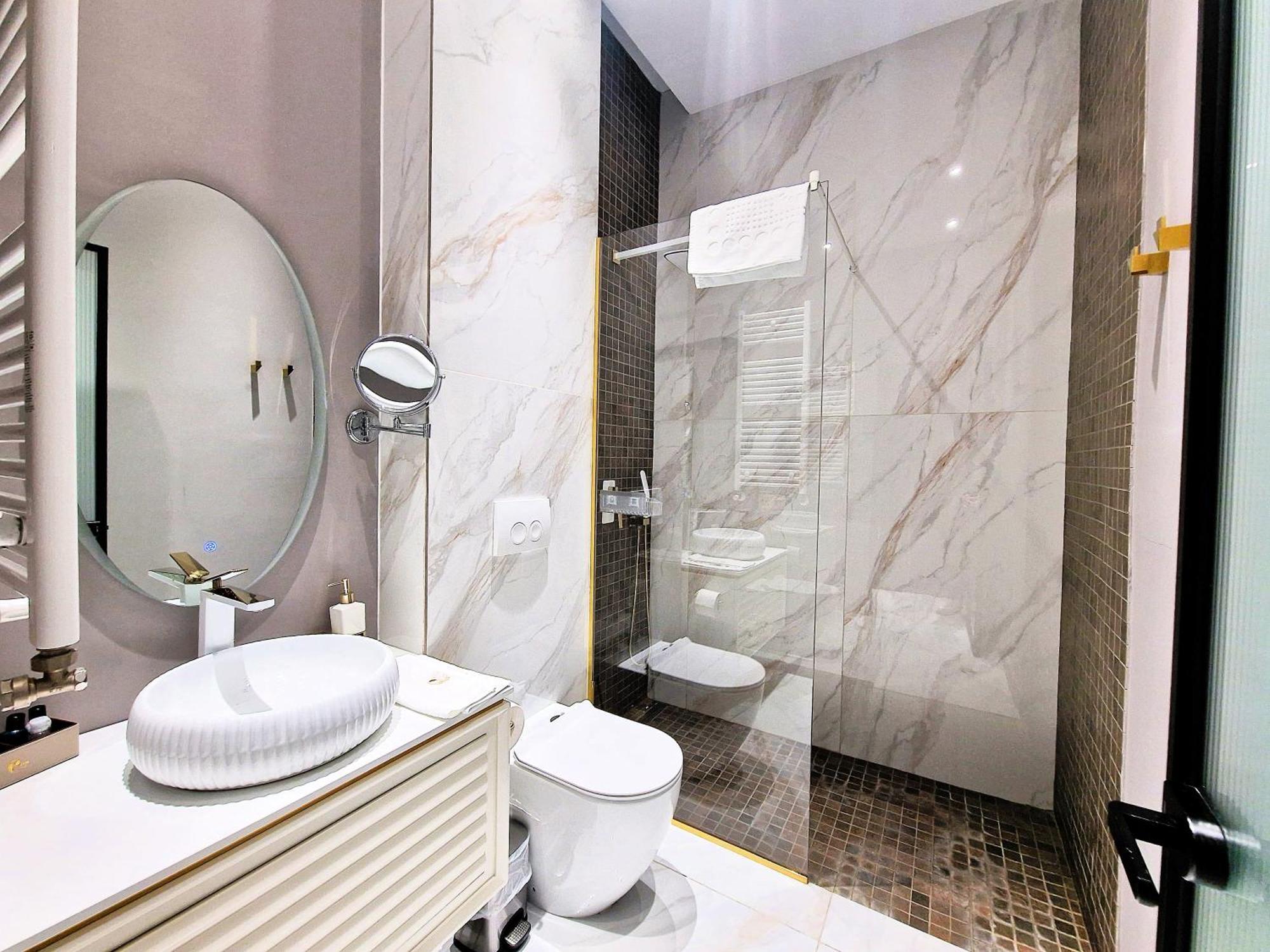 Arn Boutique Hotel Focsani Exterior photo